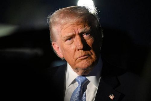 Tổng thống Trump hủy toàn bộ văn kiện do người tiền nhiệm ký tự động; đưa ra lời cảnh báo pháp lý nghiêm trọng nhất