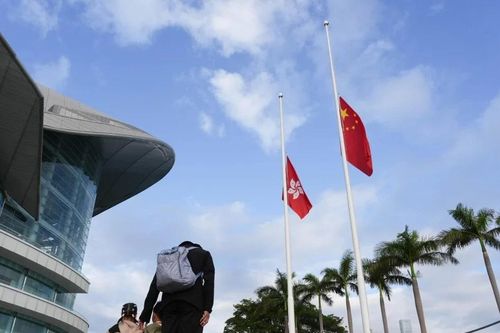Hồng Kông để tang ba ngày các nạn nhân trong vụ cháy chung cư thảm khốc