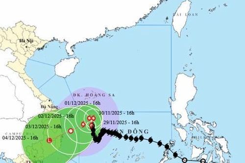 Bão số 15 vẫn di chuyển chậm trên biển, áp thấp nhiệt đới suy yếu và tan dần