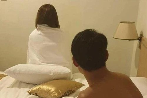 Triệt phá hàng loạt tụ điểm mại dâm núp bóng karaoke ở Hà Nội