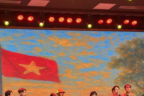 Hồi ức viết tiếp tương lai: 'Họ đã hy sinh cho tôi được sống'