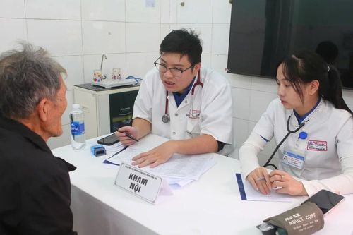 Đoàn viên, thanh niên, thầy thuốc trẻ hướng về đồng bào vùng lũ ở Huế
