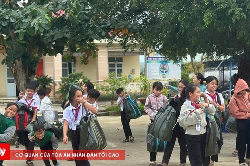 Công an TP. Huế trao hơn 1.000 phần quà hỗ trợ đồng bào vùng lũ Đắk Lắk