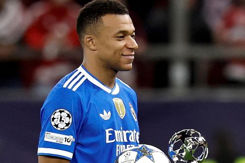 Kylian Mbappe ghi bàn kỷ lục: 'Vệ sĩ' riêng của Xabi Alonso