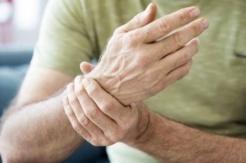 Thấy tê ở 3 vùng này coi chừng mạch máu đang tắc nghẽn