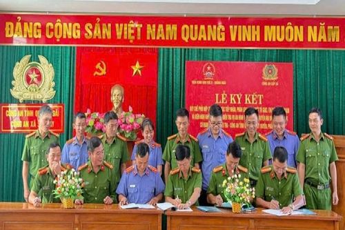 VKSND khu vực 8, tỉnh Quảng Ngãi ký kết quy chế phối hợp với 7 đơn vị Công an cấp xã