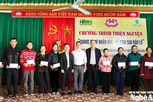 Công ty Cổ phần đầu tư phát triển Nhân Bình chia sẻ cùng người dân xã Nhân Hòa sau bão lũ