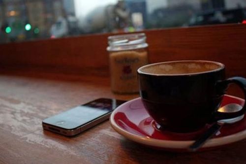 Viết ở quán cà phê xưa