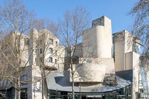 Pháp: Cinémathèque Française tạm đóng cửa vì rệp hoành hành