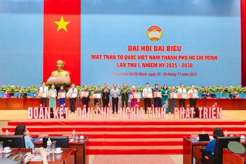 TP Hồ Chí Minh phát huy tinh thần đại đoàn kết, chung sức xây dựng chính quyền gần dân