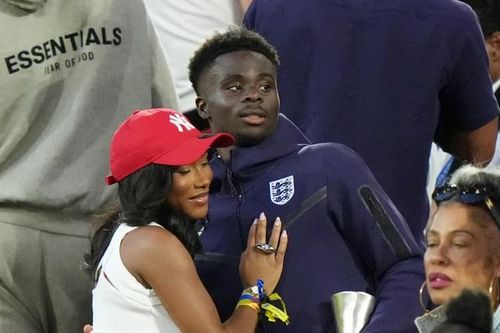 Ngôi sao của Arsenal Saka chính thức cầu hôn với bạn gái