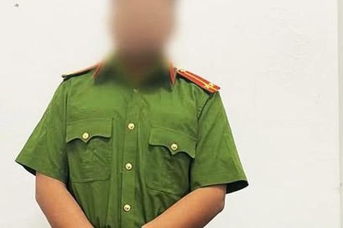 Bị xử phạt vì sử dụng trái phép trang phục Công an nhân dân
