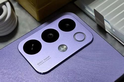 Smartphone 'nồi đồng cối đá', RAM 8GB, pin 7.000mAh, giá gần 8 triệu tại Việt Nam