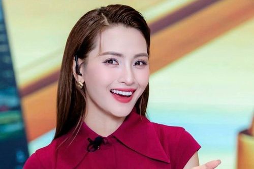 Thời trang công sở của MC Mù Tạt