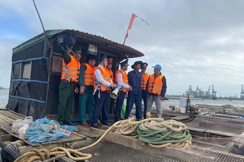 Cảnh sát biển phối hợp các lực lượng chức năng phòng, chống bão số 15