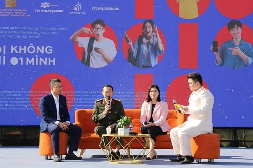 Tuyên truyền 'Không một mình - Cùng nhau an toàn trực tuyến' cho hàng nghìn học sinh, sinh viên