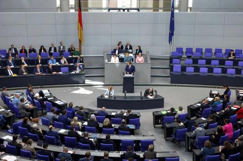 Ngân sách Đức 2026: Ưu tiên quốc phòng, viện trợ Ukraine