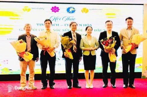 Gần 300 chuyên gia, bác sĩ tham dự hội thảo khoa học kỹ thuật ngành y tế Đồng Nai