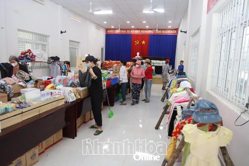 Phường Nam Nha Trang tổ chức gian hàng 0 đồng hỗ trợ người dân