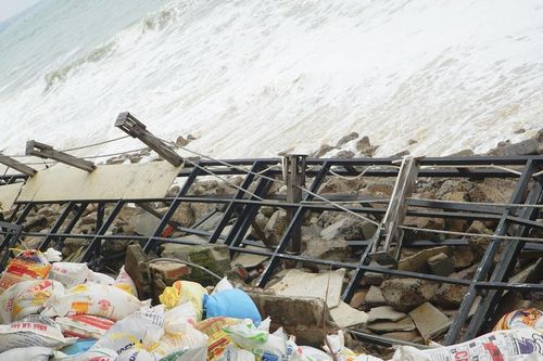 Mũi Né đề nghị tỉnh công bố tình huống khẩn cấp tại kè biển Hàm Tiến 1