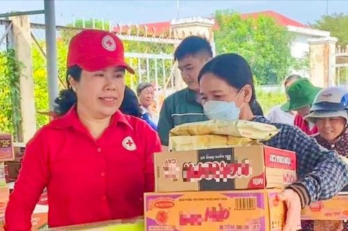 Nhanh chóng trao hàng hóa tỉnh Quảng Ninh hỗ trợ cho người dân Lâm Đồng