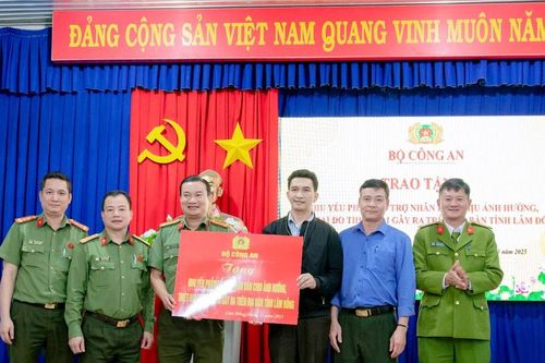 Nhiều đơn vị trong tỉnh Lâm Đồng tiếp tục hỗ trợ người dân vùng lũ