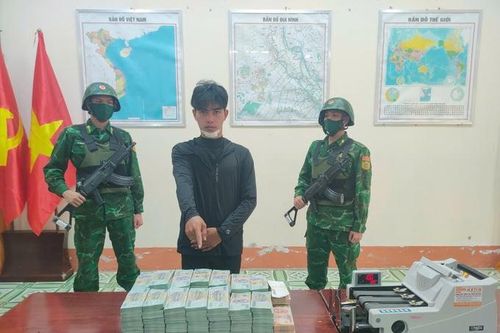 An Giang: Bắt vụ tuồn hơn 7 tỷ tiền Việt qua biên giới