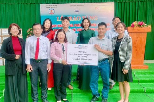 Tủ sách Nhân ái trao tặng sách cho 5 trường học tại Lâm Đồng