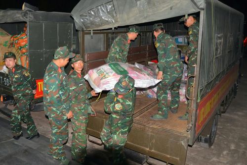 30 tấn hàng nghĩa tình của Thủ đô đến với Gia Lai