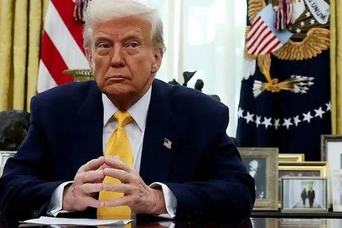 Ông Trump hủy sắc lệnh ông Biden ký bằng bút tự động