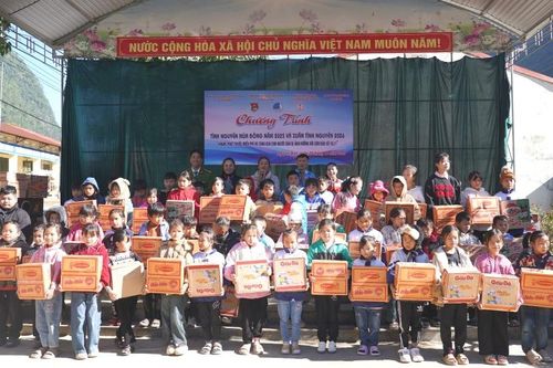 Nguyên Bình ra quân Chương trình 'Tình nguyện mùa đông và xuân tình nguyện' năm 2025