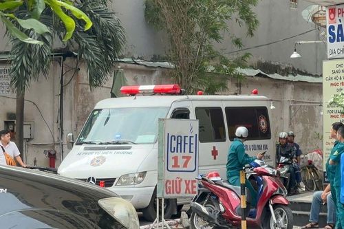 Hiện trường vụ người phụ nữ rơi từ tầng thượng chung cư xuống tử vong