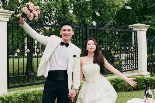 Đám cưới của thủ môn U23 Việt Nam và 'chị đẹp' tiếp viên hàng không