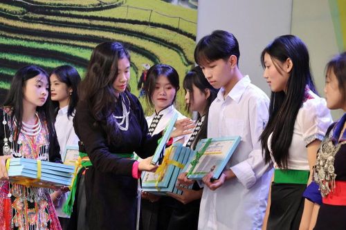 Học sinh Lào Cai lan tỏa tiếng nói bình đằng giới và tăng trường sạch