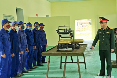 Thiết bị bán tự động in ký hiệu đạn