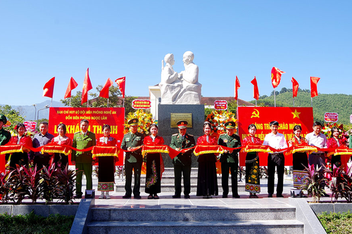 Đồn Biên phòng Ngọc Lâm khánh thành tượng đài 'Bác Hồ với chiến sĩ Biên phòng'