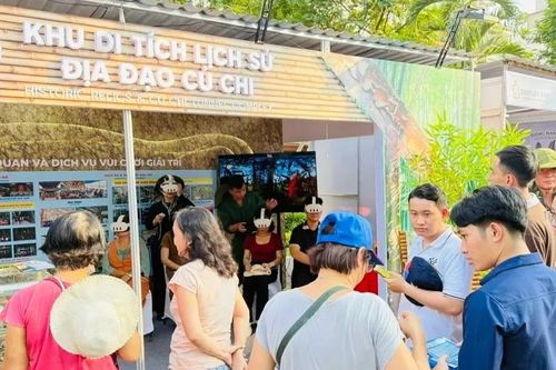 Du lịch ký ức và giá trị của lịch sử