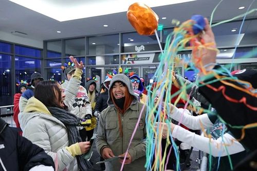 Không khí cuồng nhiệt Black Friday khắp nước Mỹ