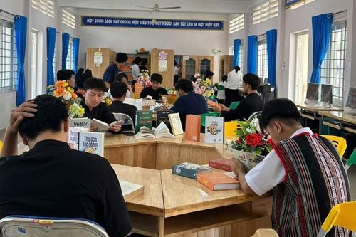 Khát vọng vươn tầm tri thức của những học sinh dân tộc thiểu số