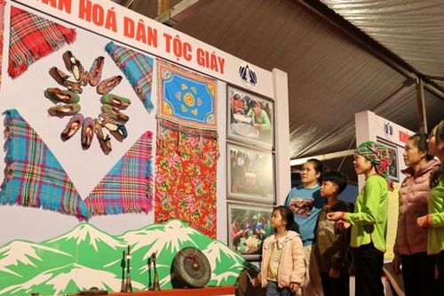Rực rỡ sắc màu không gian văn hóa các dân tộc tỉnh Lai Châu