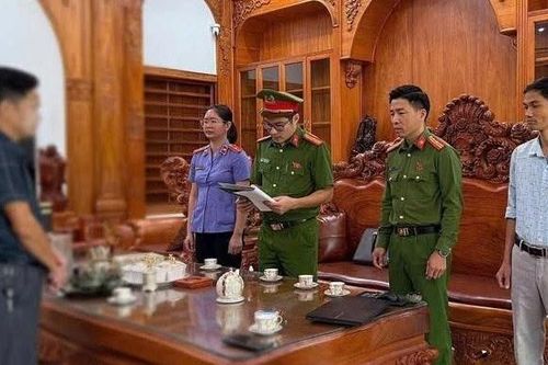 Chủ hộ kinh doanh quần áo online bị khởi tố vì che giấu 50 tỷ đồng doanh thu