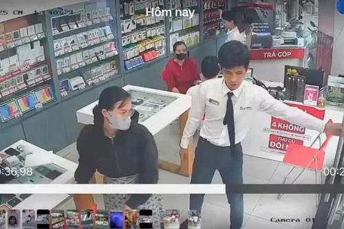 Nhặt được thẻ tín dụng mang đi mua điện thoại, nữ nghi phạm bị tạm giữ