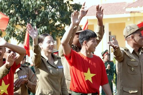 Sĩ quan trẻ Cuba ấn tượng trước tinh thần kỷ luật nghiêm minh của quân nhân Việt Nam