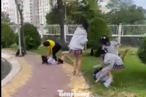 Nữ sinh TPHCM bị đánh hội đồng, phải nhập viện sau giờ tan học