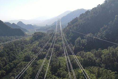 Đóng điện đường dây 220kV Đô Lương - Nam Cấm
