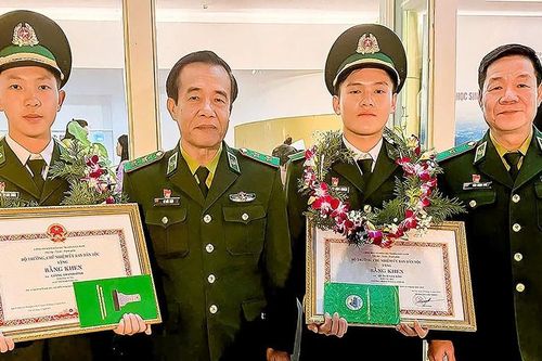 Dấu ấn áo xanh Biên phòng tại Lễ tuyên dương học sinh, sinh viên, thanh niên DTTS