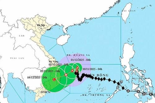 Thời tiết ngày 30/11: Bão số 15 tiếp tục hoạt động phức tạp, biển động mạnh