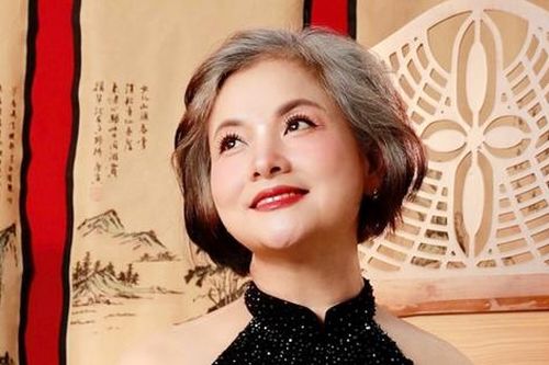 Nữ NSND từ 'Người đẹp Hà Nội' đến Đại tá quân đội, hạnh phúc bên chồng là 'nam thần' điện ảnh