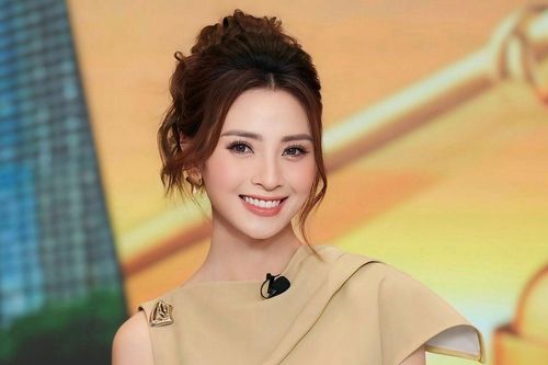 Điện thoại 30 triệu của nữ MC VTV