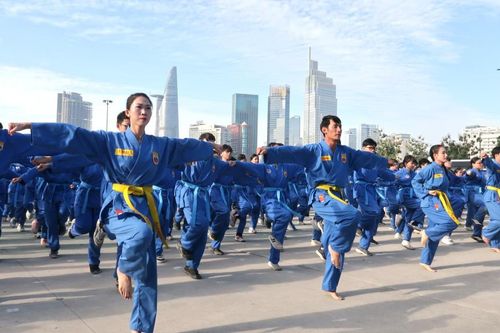 Hơn 60.000 học sinh TPHCM đồng diễn võ nhạc Vovinam cùng xác lập kỷ lục thế giới